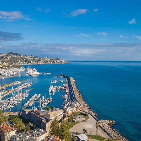 Tatil Evi La Lincolnia - With Garden And Seaview - Happy *