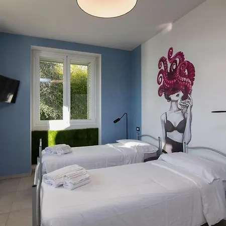Сasa de vacaciones La Lincolnia - With Garden And Seaview - Happy