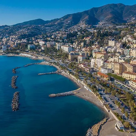 La Lincolnia - With Garden And Seaview - Happy Casa de Férias Sanremo