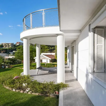 La Lincolnia - With Garden And Seaview - Happy Casa de Férias Sanremo