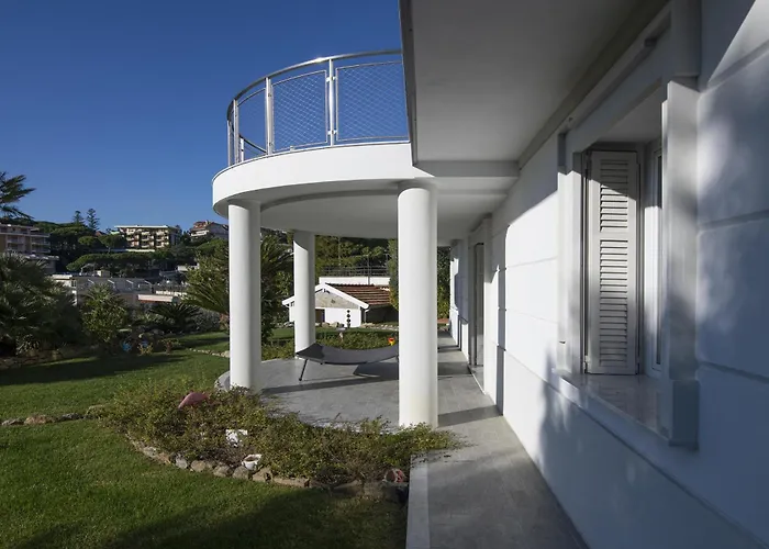 La Lincolnia - With Garden And Seaview - Happy Casa de Férias *